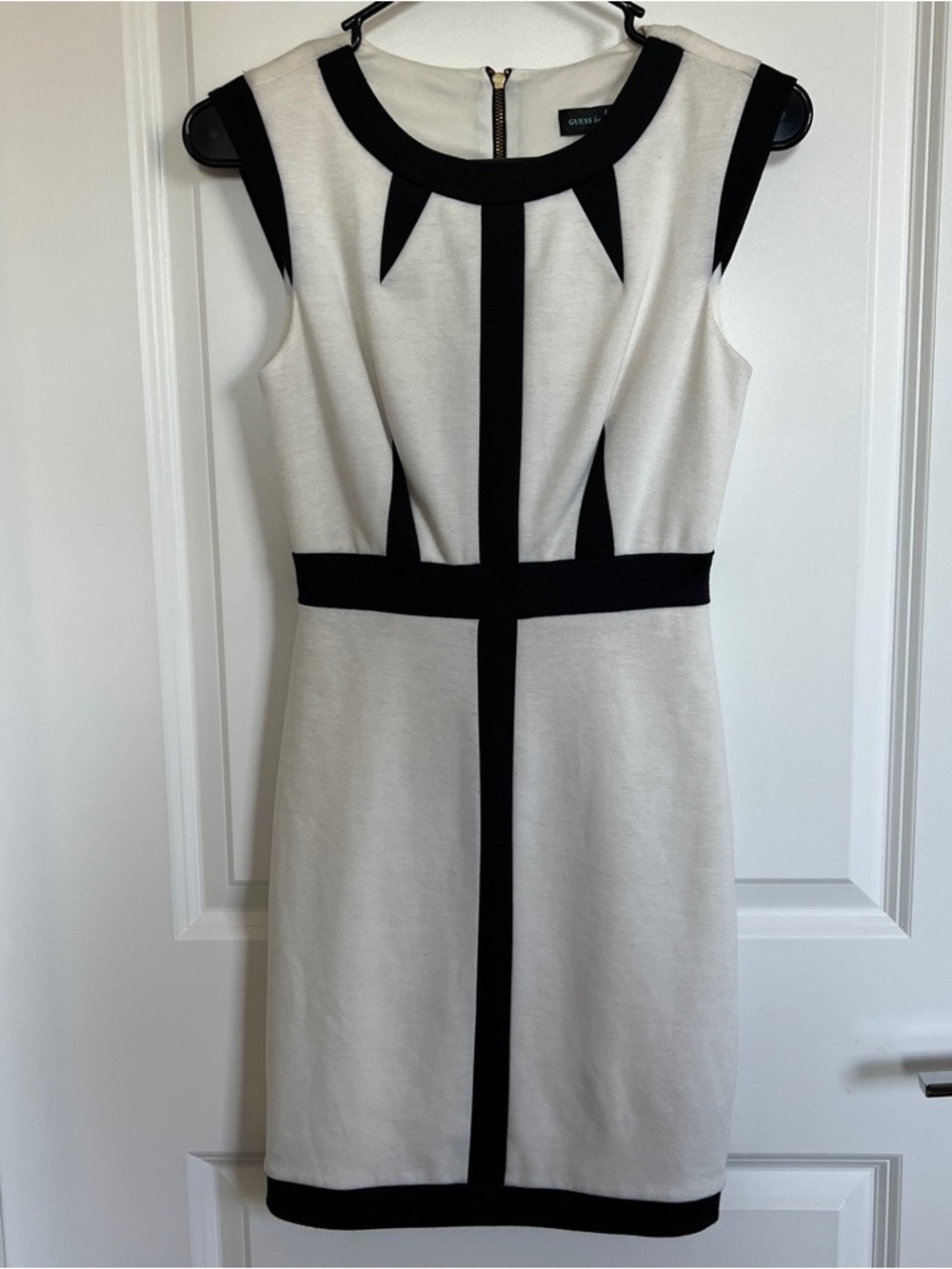 Guess by Marciano Black & White Sleeveless Colorblock Sheath Dress